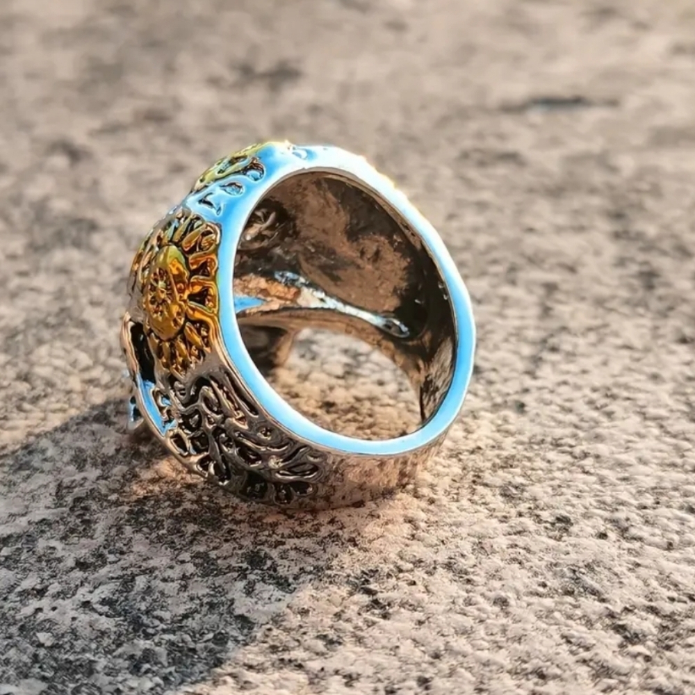 Retro Skull Head Ring - Picture 4 of 9
